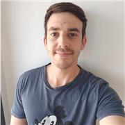 Soy un chico joven de 27 años, con una muy buena actitud y mucha paciencia a la hora de enseñar un idioma